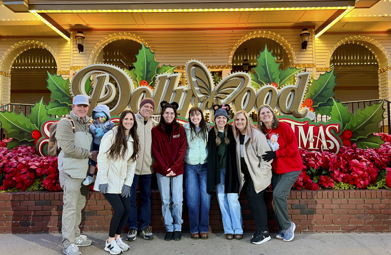 Family Trip to Dollywood Theme Park